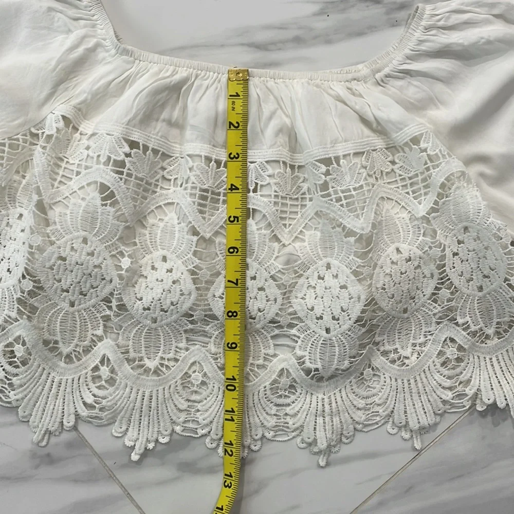 🌺🌺🌺L.A. HEARTS 🌺🌺🌺Off shoulders off white cropped top size small